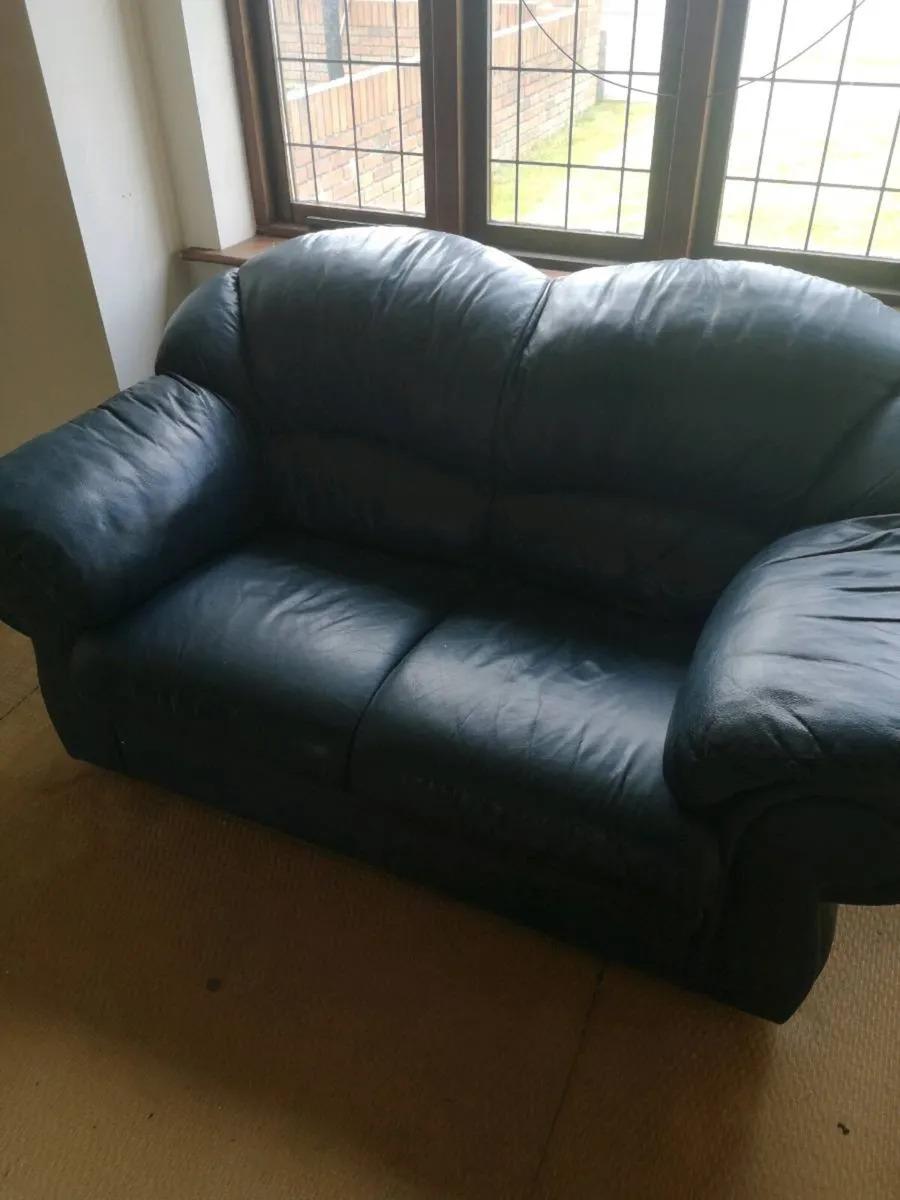 Leather suite - Image 1