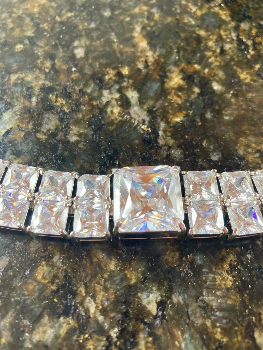Stunning crystal choker - Image 4