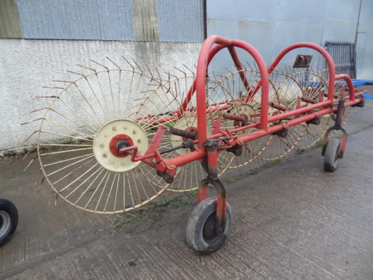 Choice of Vicon 6 Wheeled Trailed Acrobat - Image 3