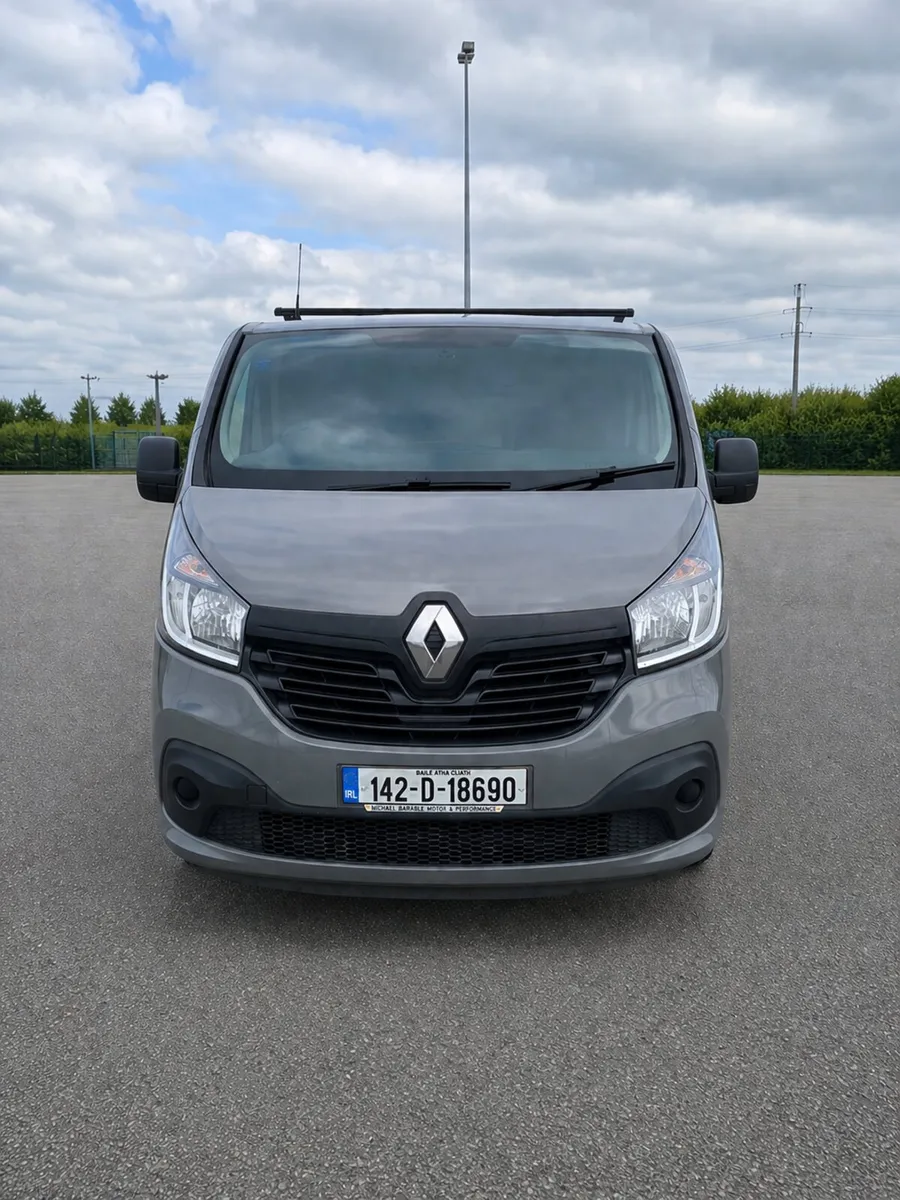 2014 Renault traffic van - Image 1