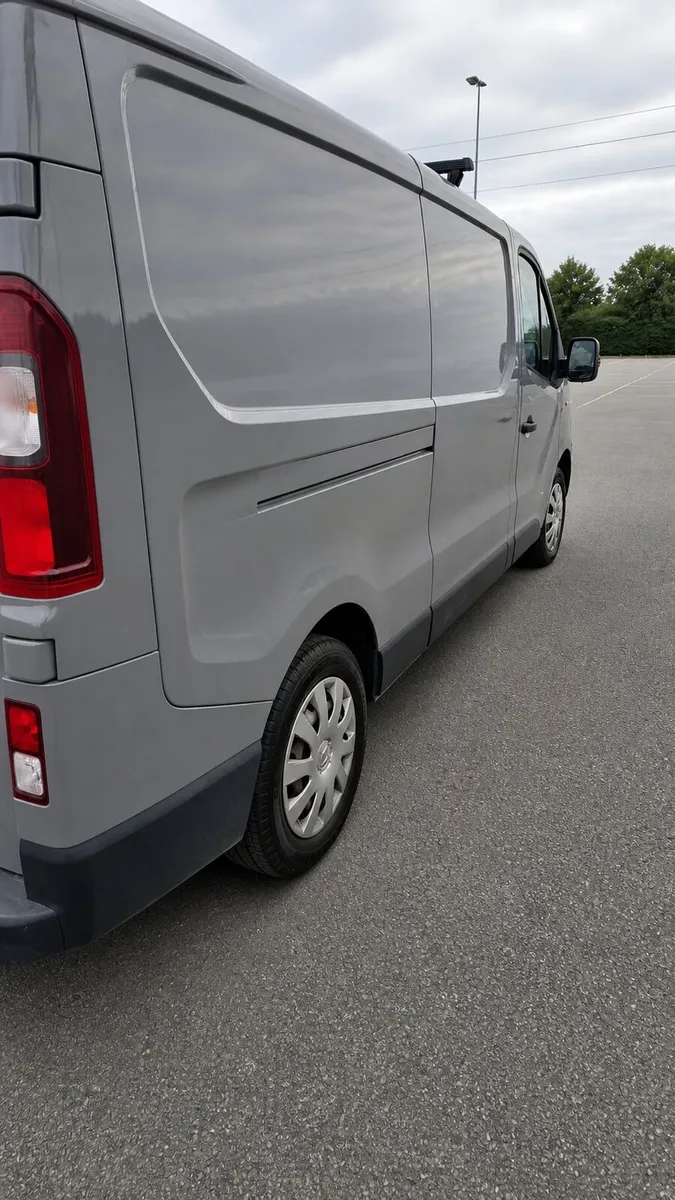 2014 Renault traffic van - Image 3