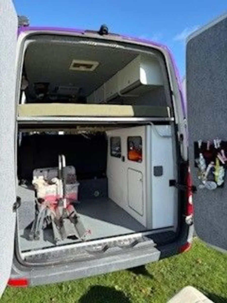 Camper Van in excellent condition for sale - Image 2