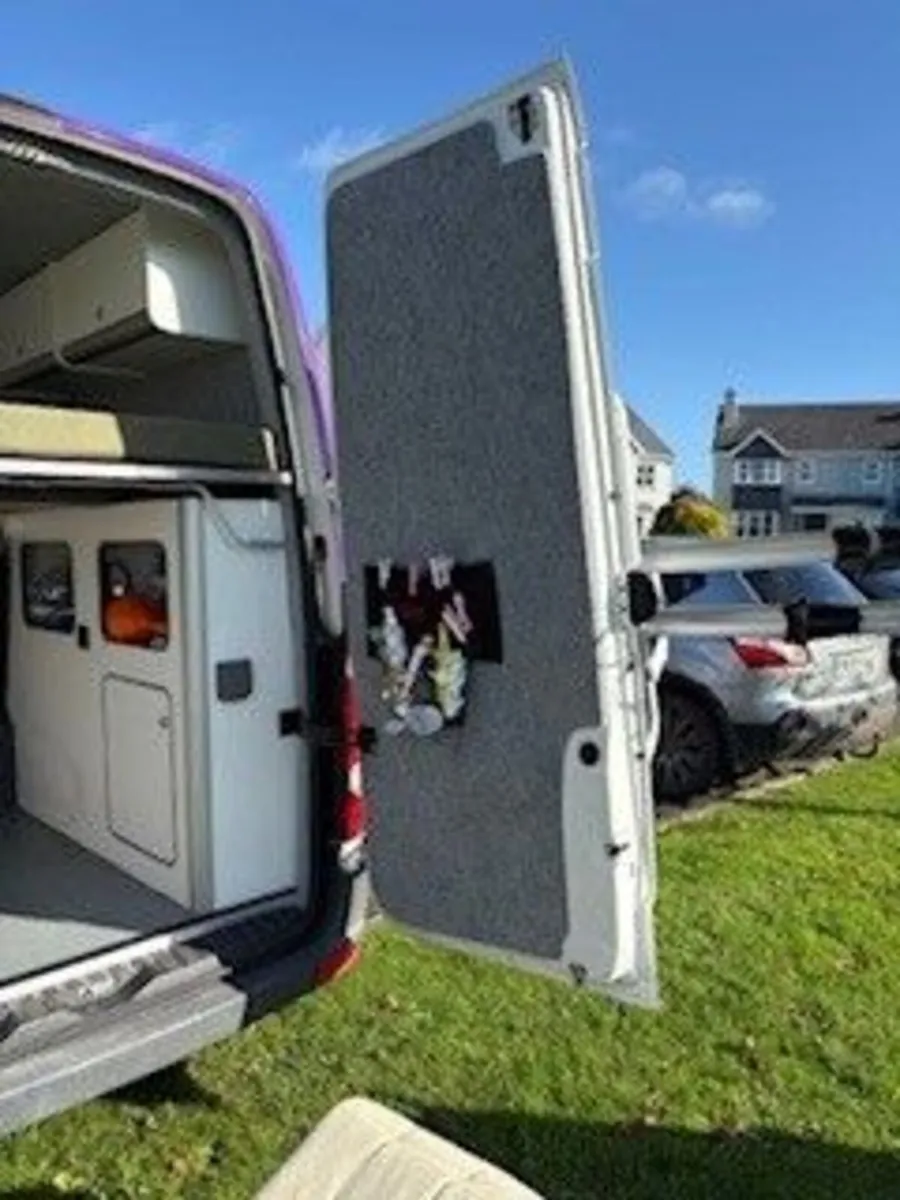 Camper Van in excellent condition for sale - Image 4