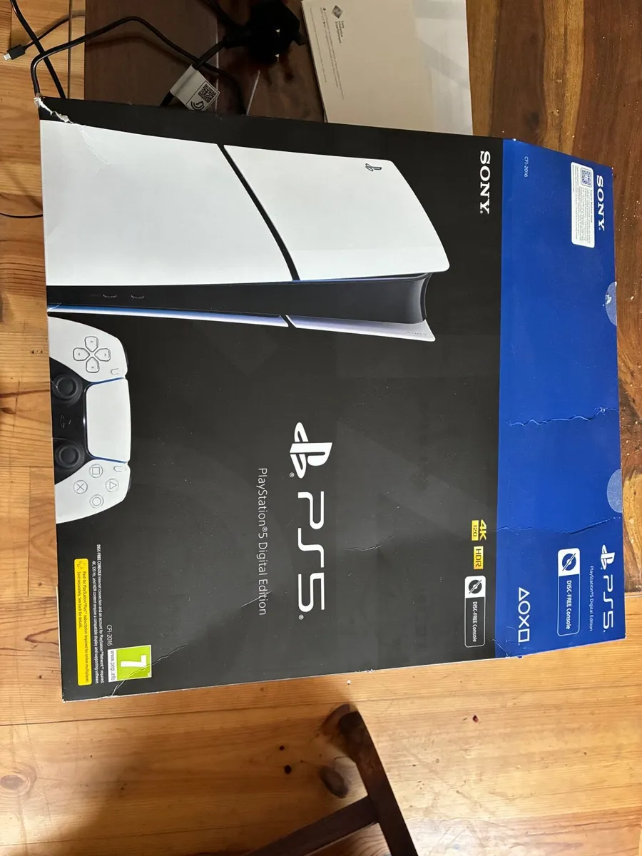 PlayStation 5 (digital edition) with controllers - Image 3