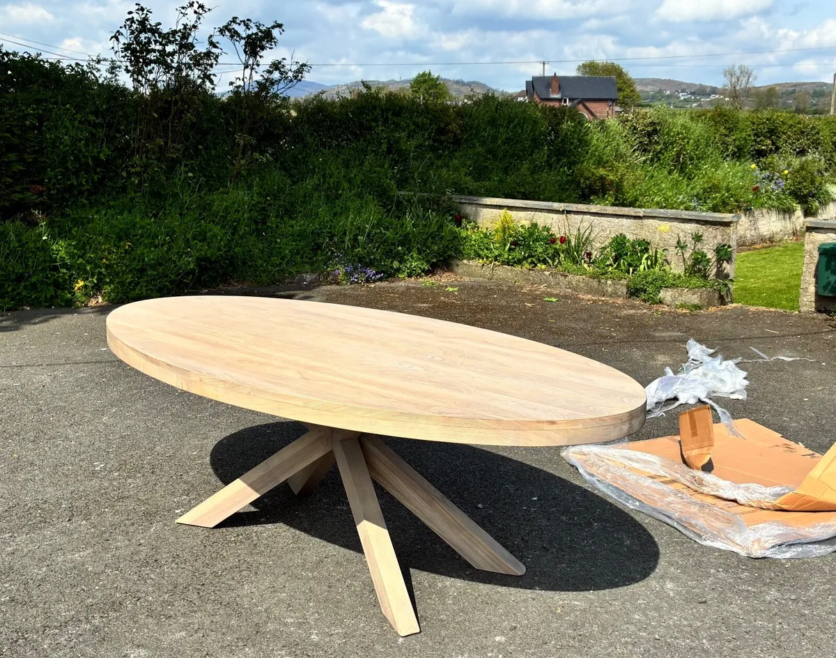 Falun oval dining table - Image 2