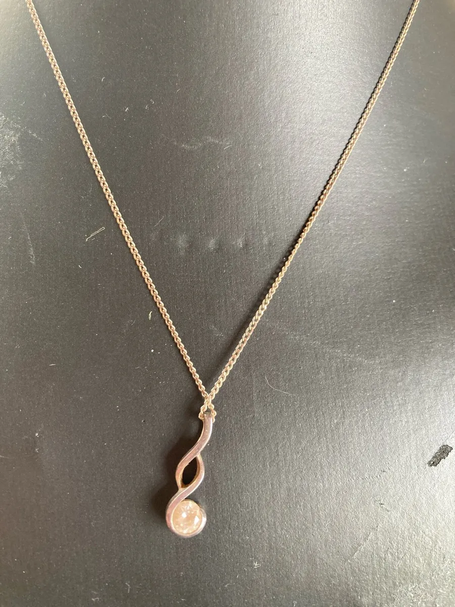 Sterling Silver pendant and chain - Image 1