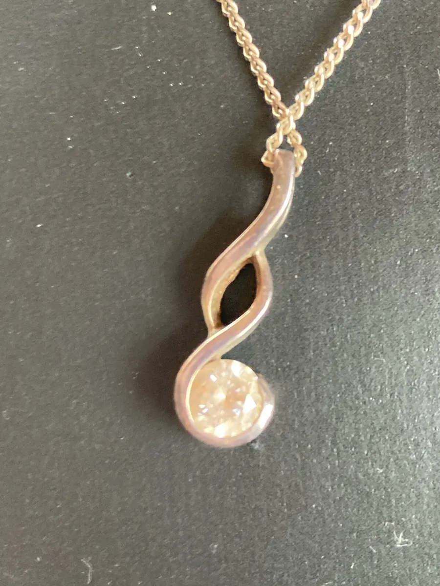 Sterling Silver pendant and chain - Image 2