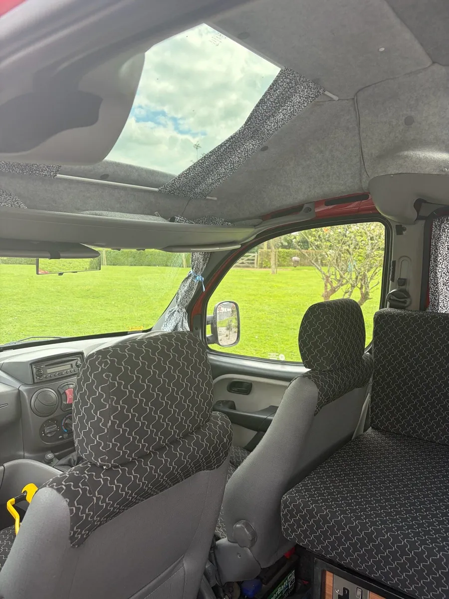 Camper van - Image 4