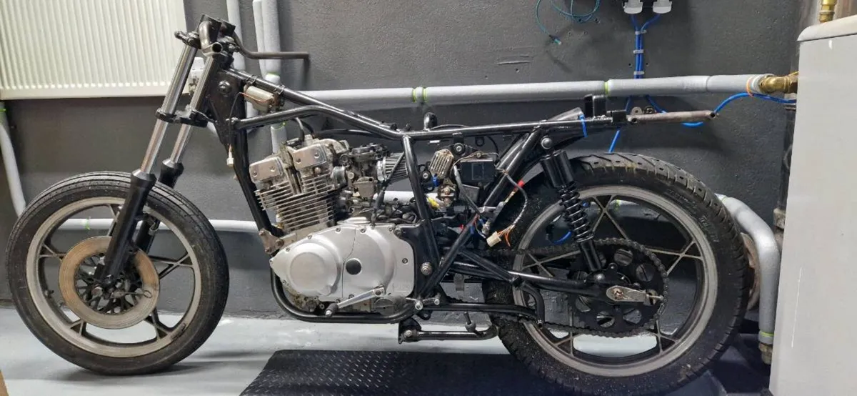 1982 Suzuki GSX250E - Image 1