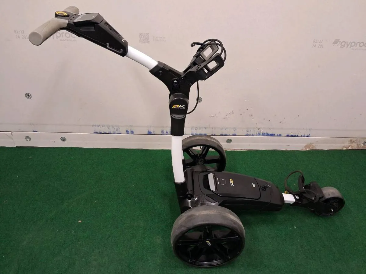 Powakaddt FX3 at Golf Concepts - Image 2
