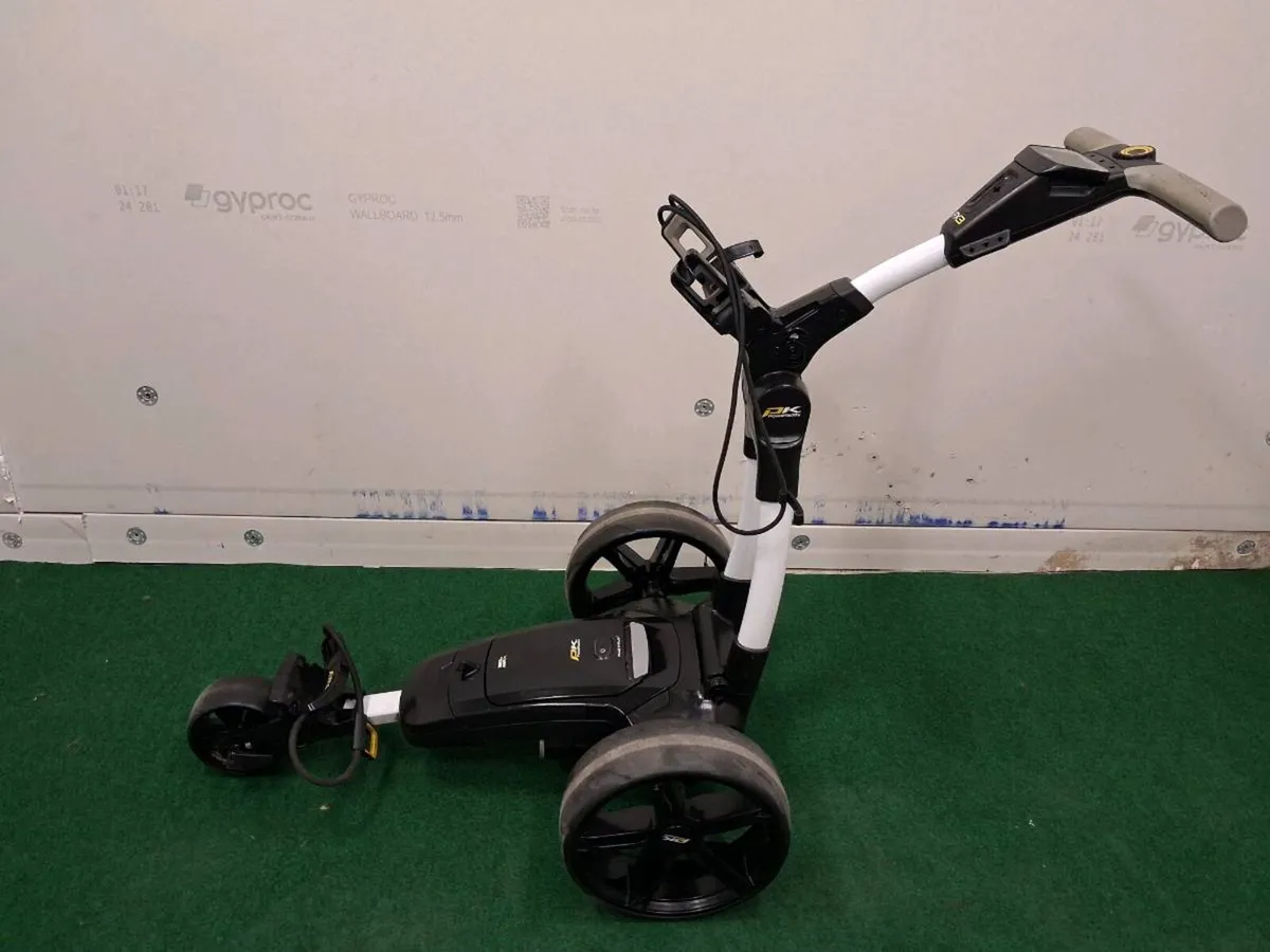 Powakaddt FX3 at Golf Concepts - Image 3