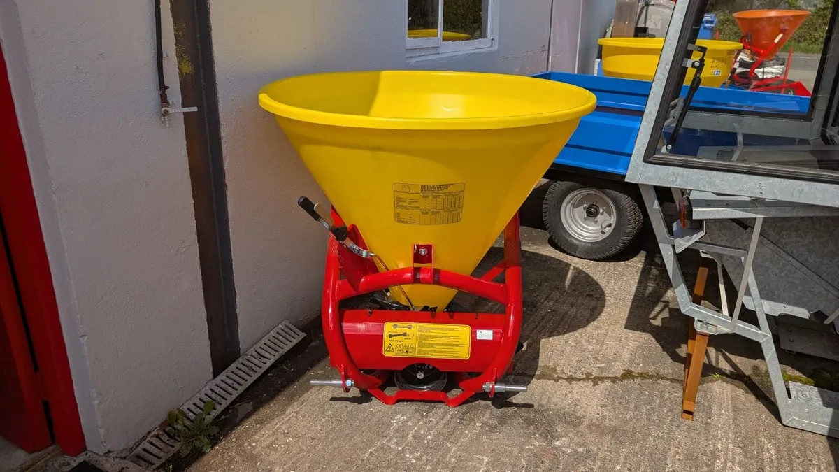 Fertiliser Spreader - Image 1
