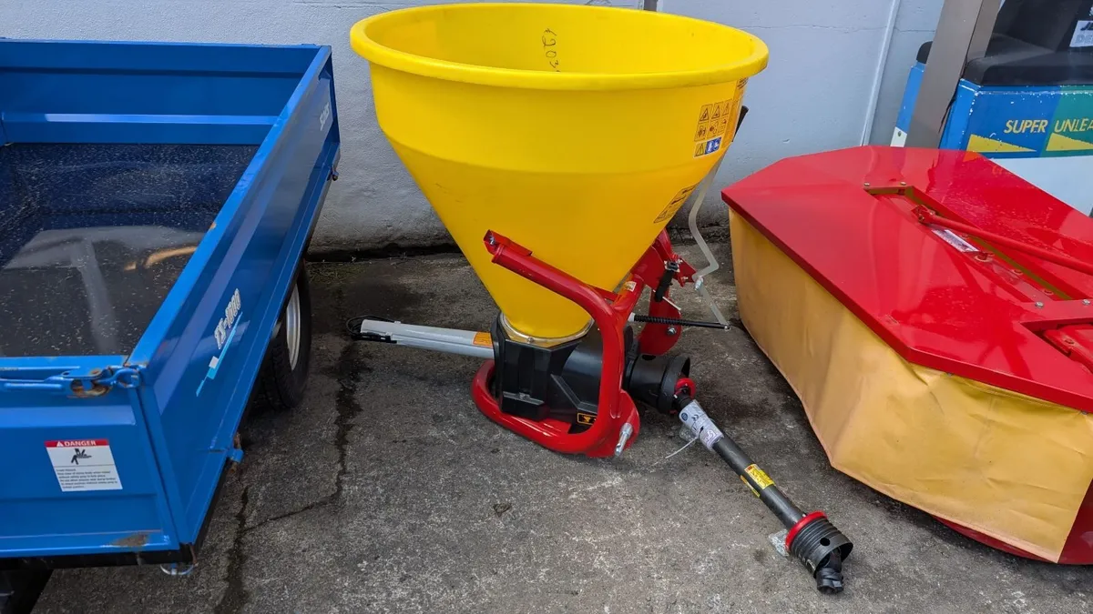 Fertiliser Spreader - Image 4
