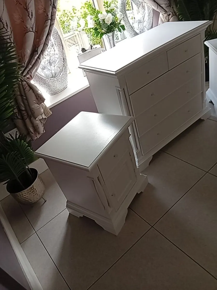 Bedrooms set - Image 3