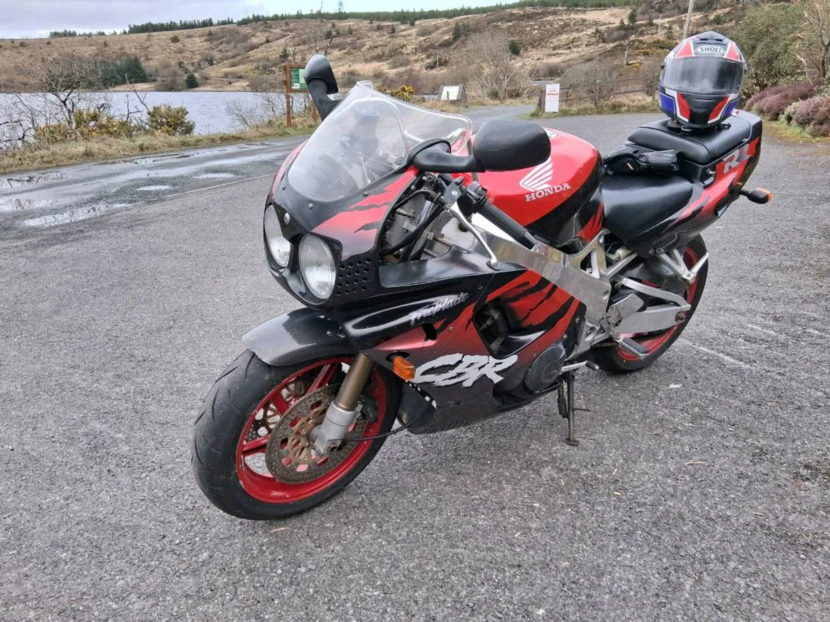 93 Honda Fireblade - Image 1