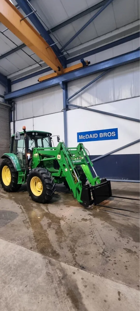 2004 JOHN DEERE 6120 C/W PICK UP HITCH - Image 1