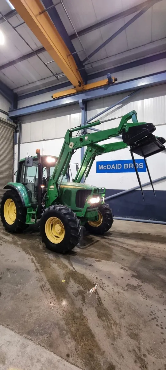 2004 JOHN DEERE 6120 C/W PICK UP HITCH - Image 3