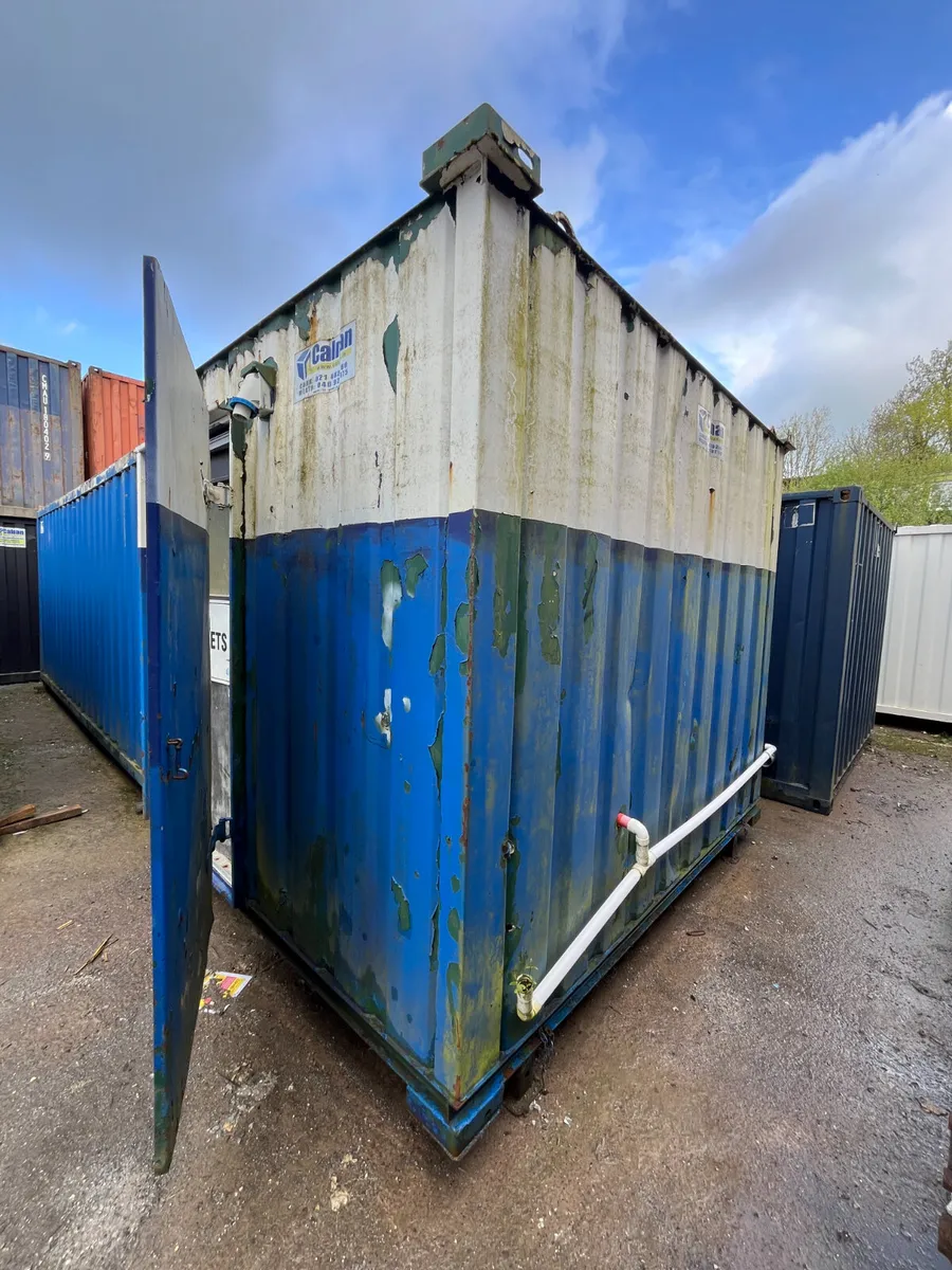 BD2062 - Ex-Hire Used 10x8 Toilet Unit - Image 3