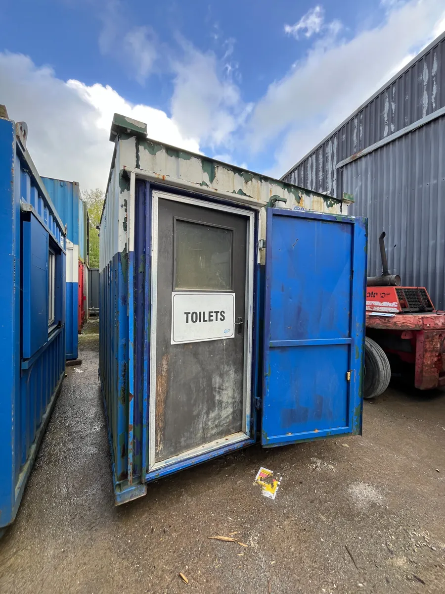 BD2062 - Ex-Hire Used 10x8 Toilet Unit - Image 2