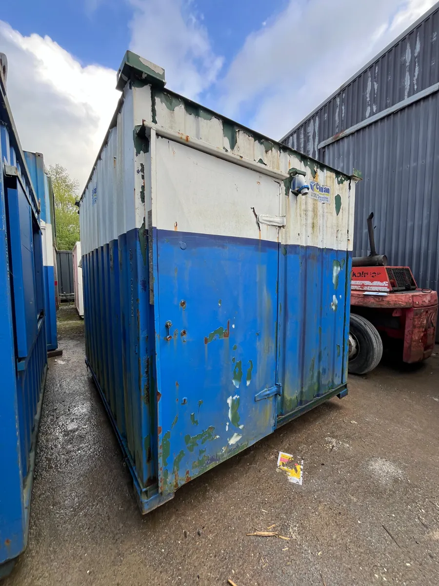 BD2062 - Ex-Hire Used 10x8 Toilet Unit - Image 1