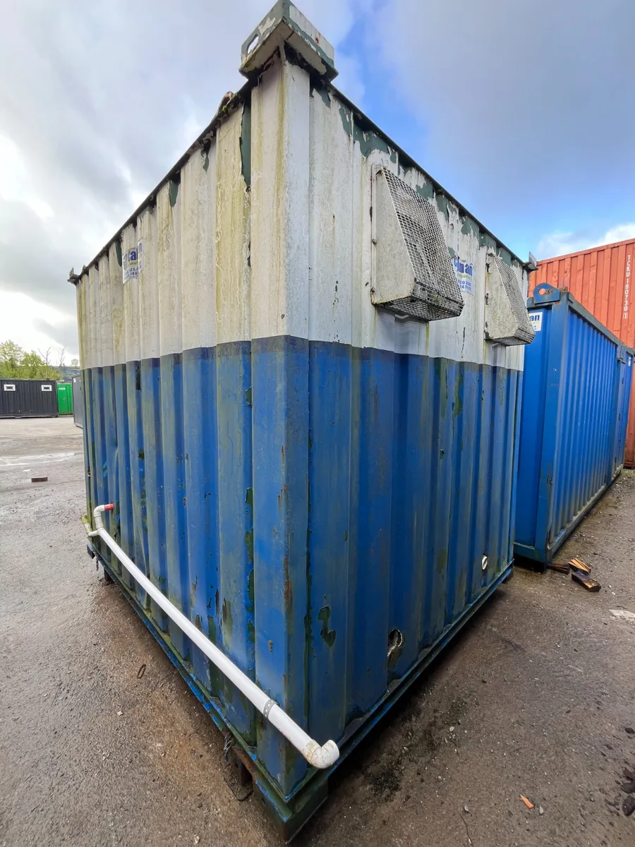 BD2062 - Ex-Hire Used 10x8 Toilet Unit - Image 4