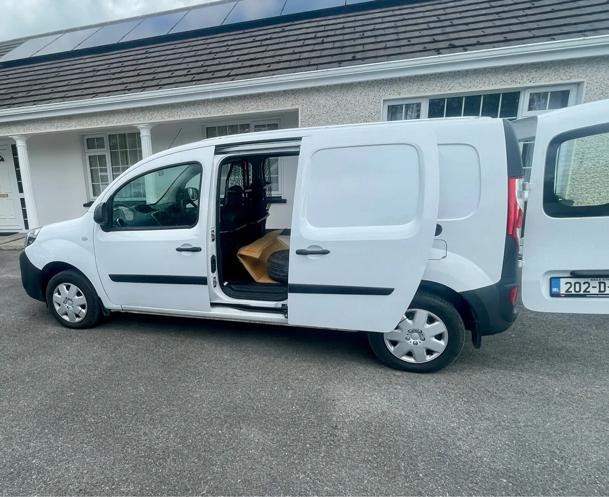 2020 Renault Kangoo ZE  only 32kms. NEW TEST done - Image 4
