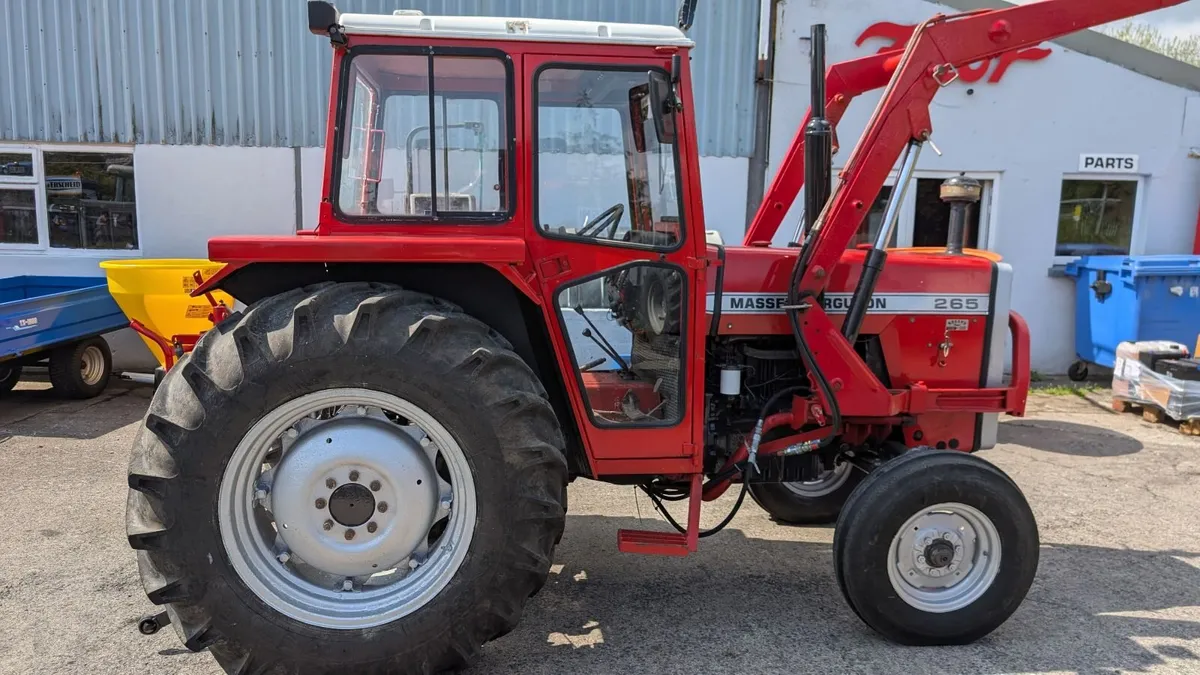Massey Ferguson - Image 1