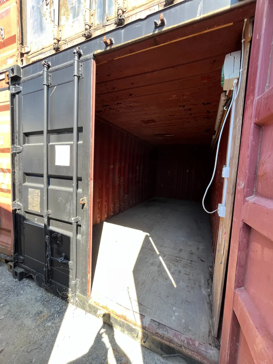182302-7-: Ex-Hire 20x8 Shipping Container (Black) - Image 3