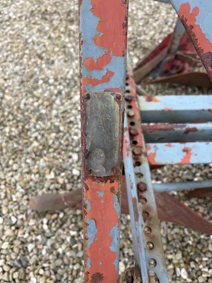 Massey Ferguson Ridging plough - Image 4