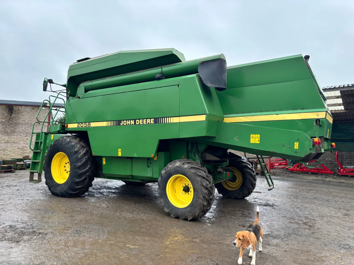John Deere 2058 Combine Harvester - Image 4