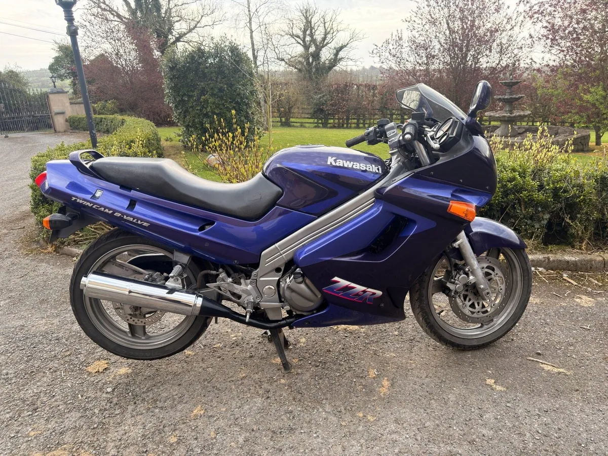 1992 Kawasaki ZZR - Image 1