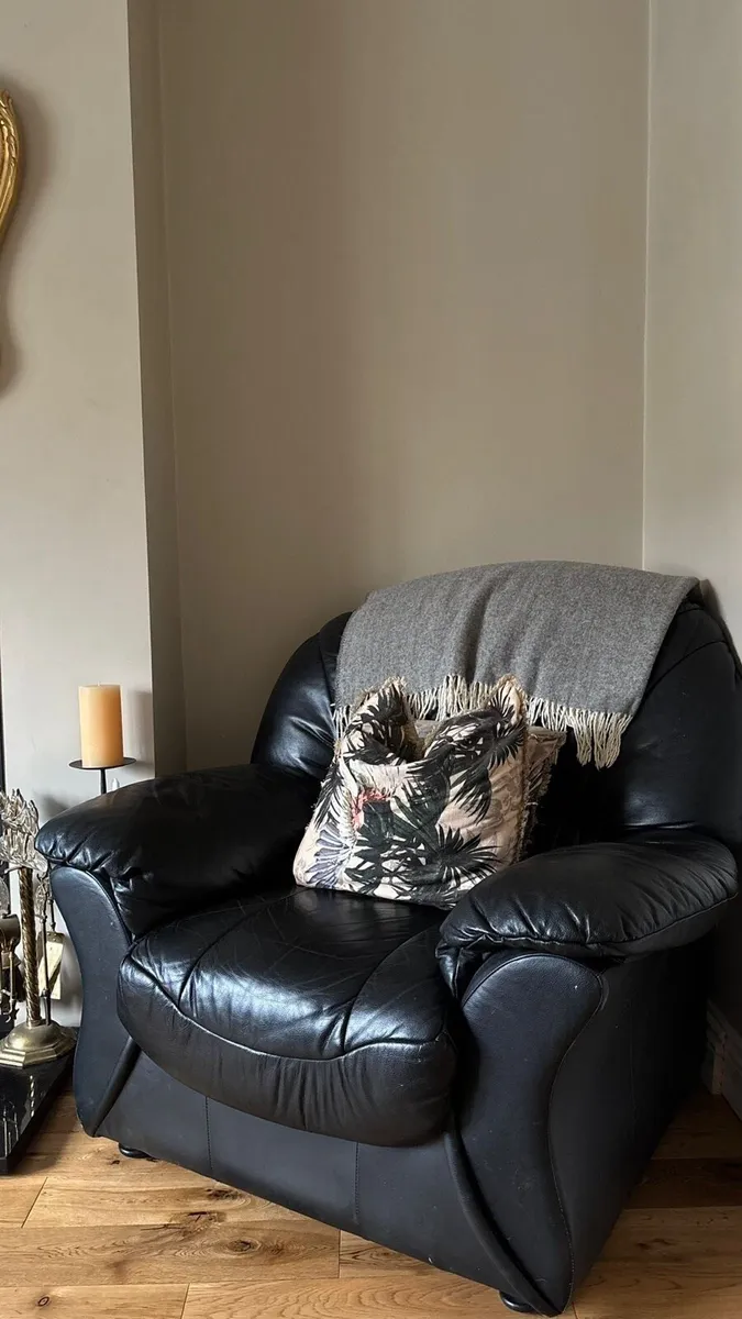 Leather sofa - Image 2