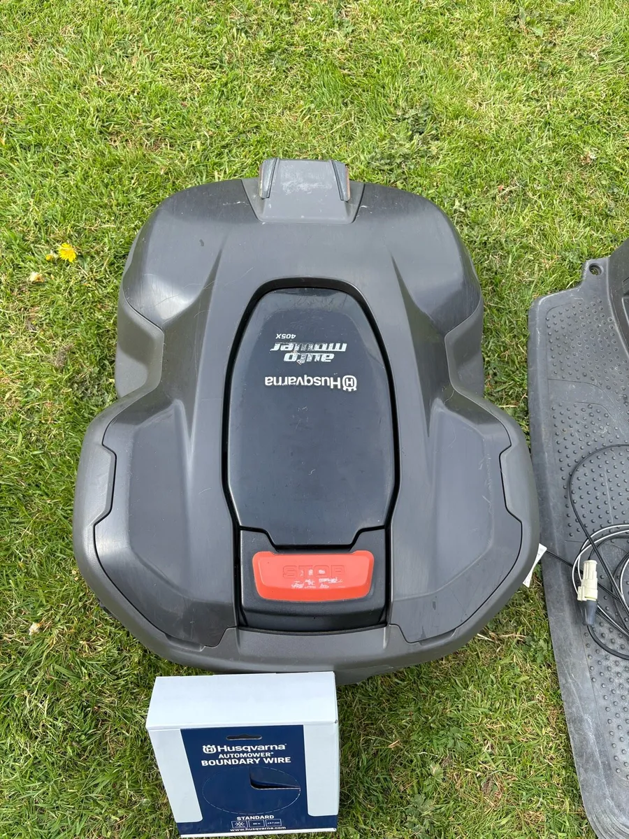 Husqvarna Automower 405x and charging station - Image 2