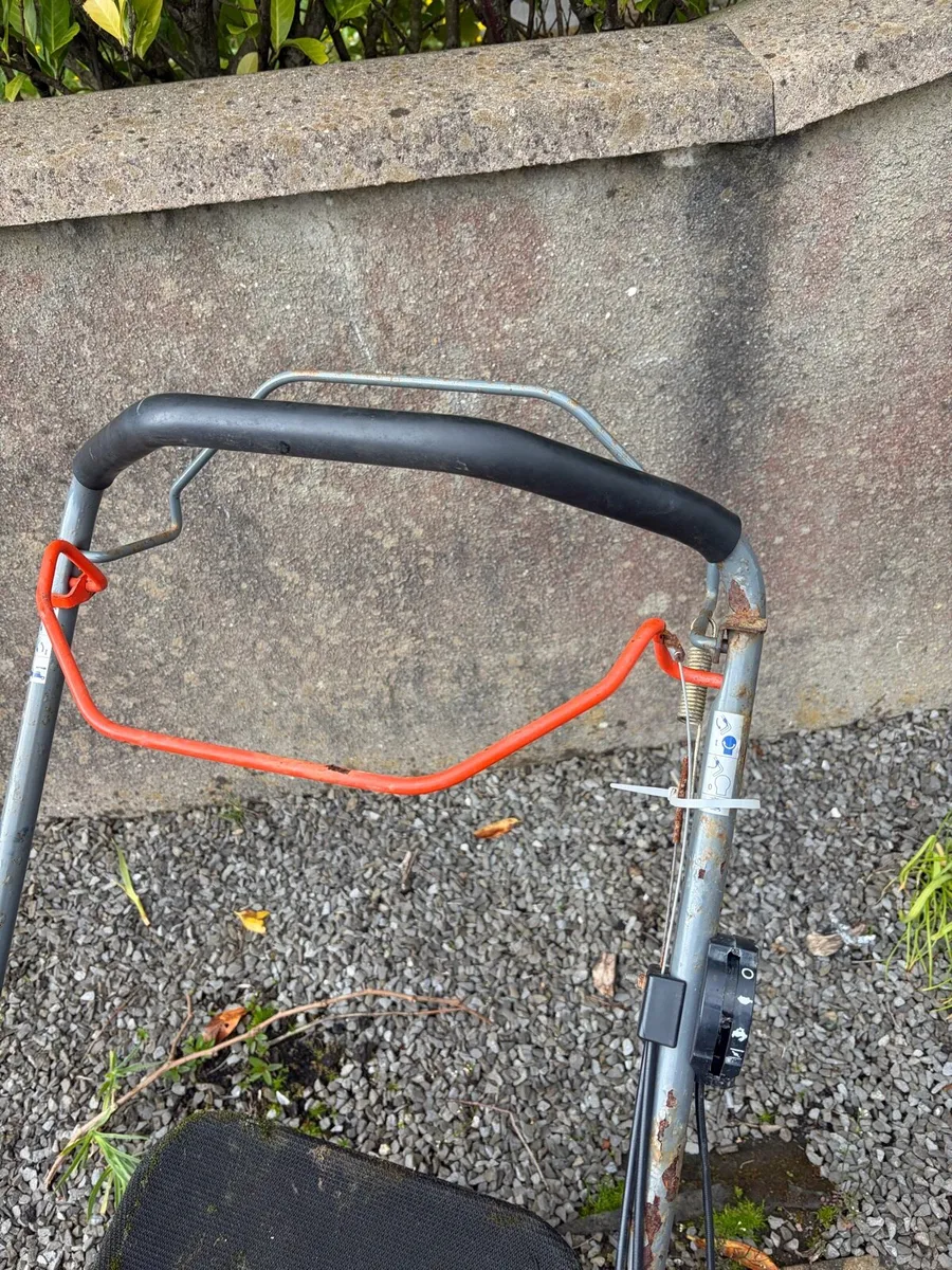 Self drive lawnmower - Image 4