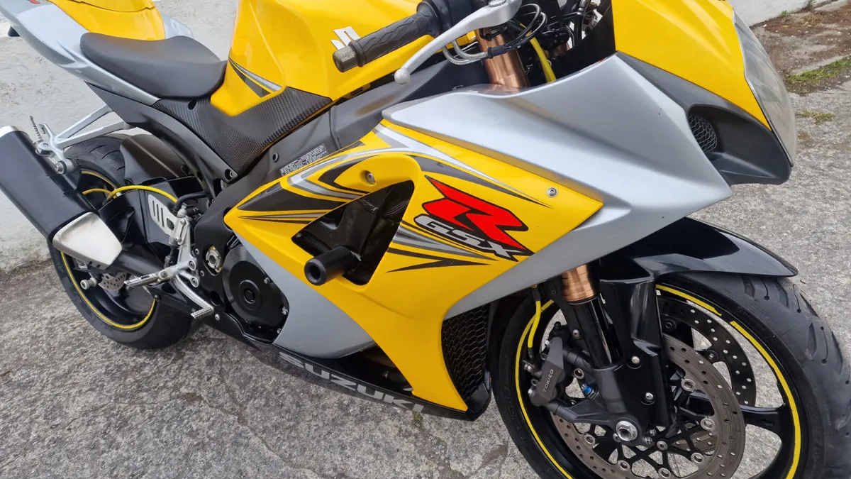 Suzuki Gsxr1000K7 @ Doyles Athlone - Image 2