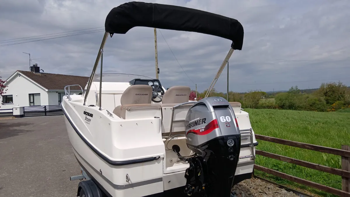 2016 Quicksilver 455 cabin boat - Image 4