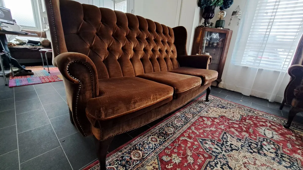 Queen Anne style 3 seat sofa - Image 1