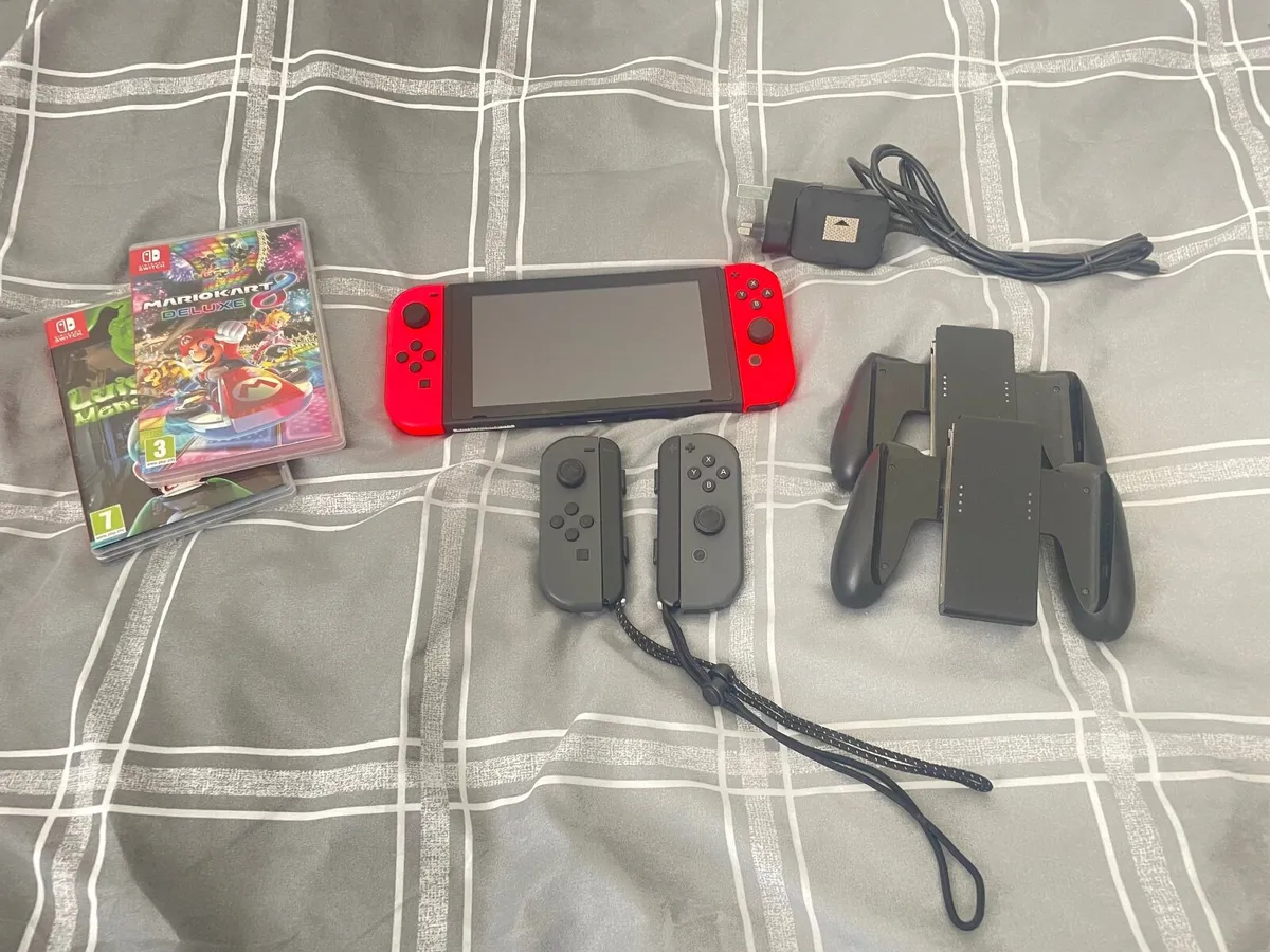 Nintendo Switch - Image 1