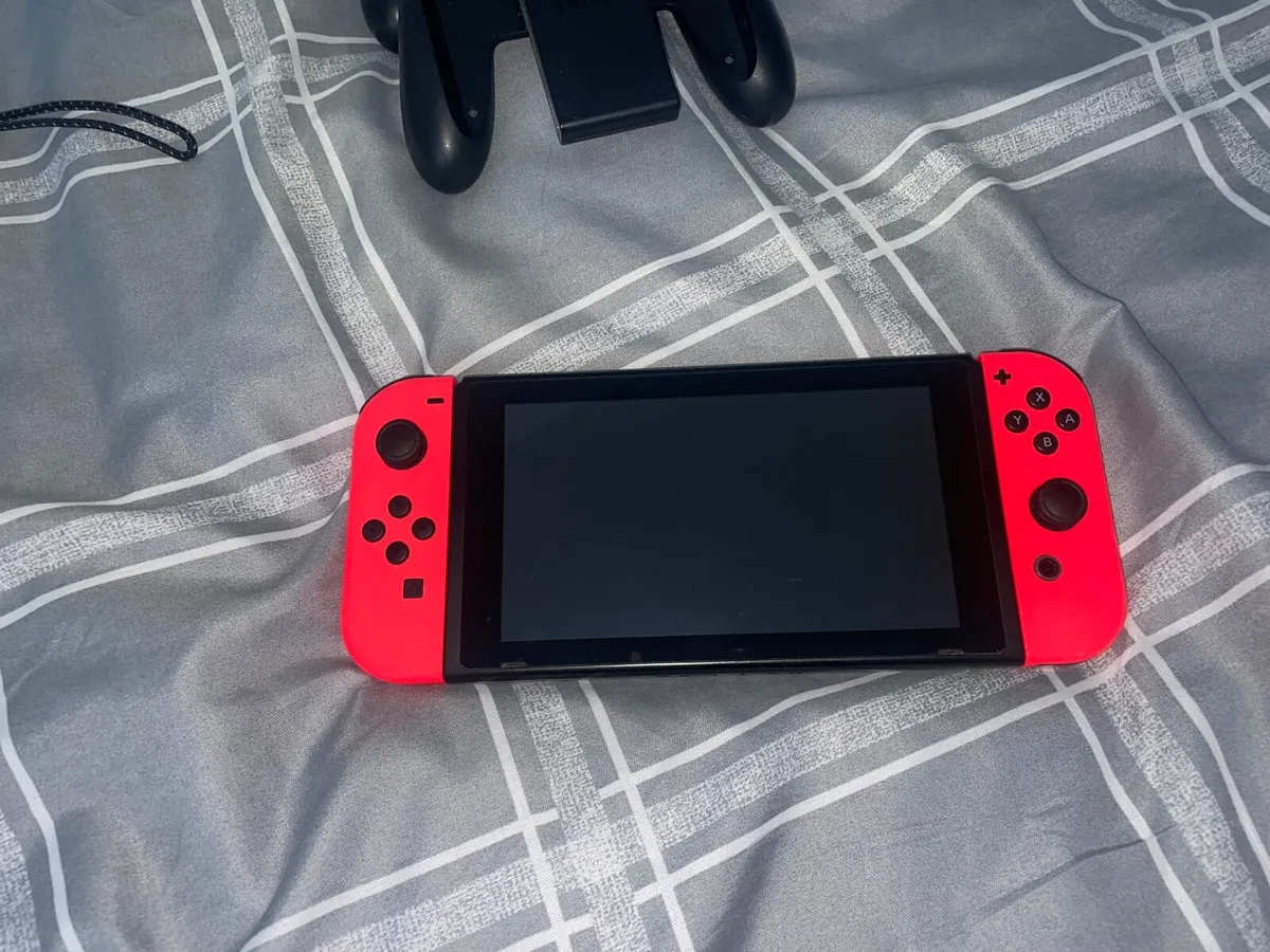 Nintendo Switch - Image 4