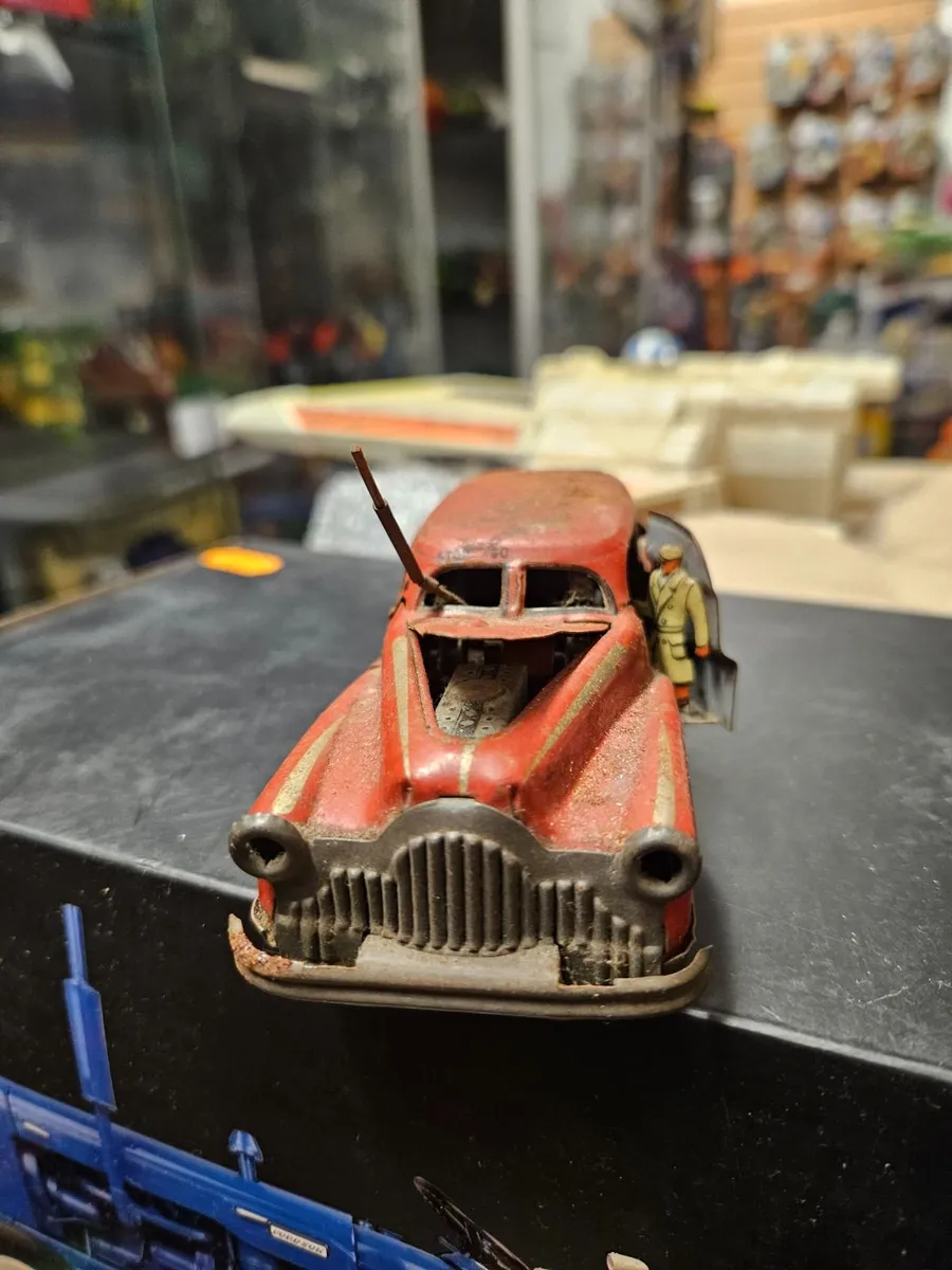 Vintage Tinplate Car - Image 1