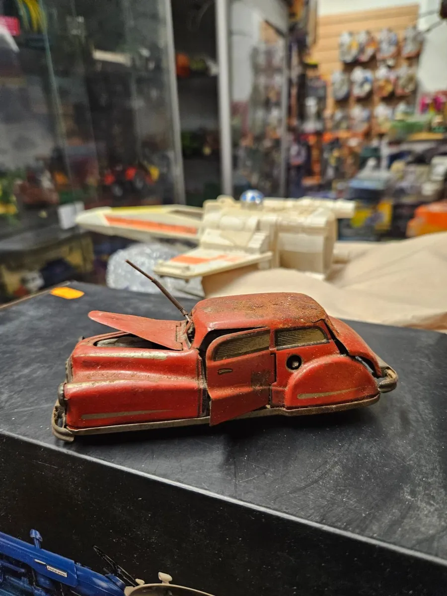 Vintage Tinplate Car - Image 2