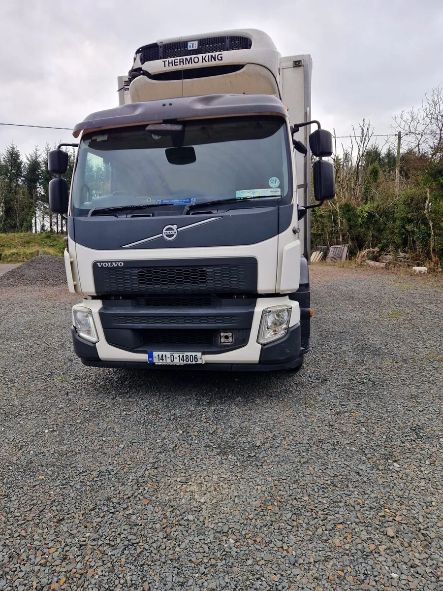 141 Volvo - Image 2