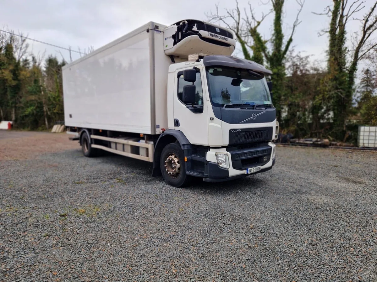 141 Volvo - Image 3