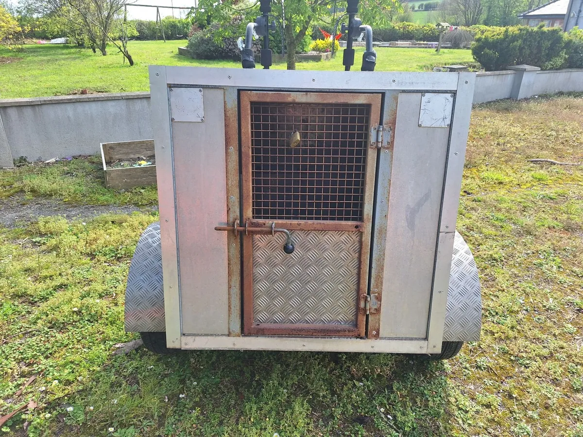 Trailer dog camping - Image 1
