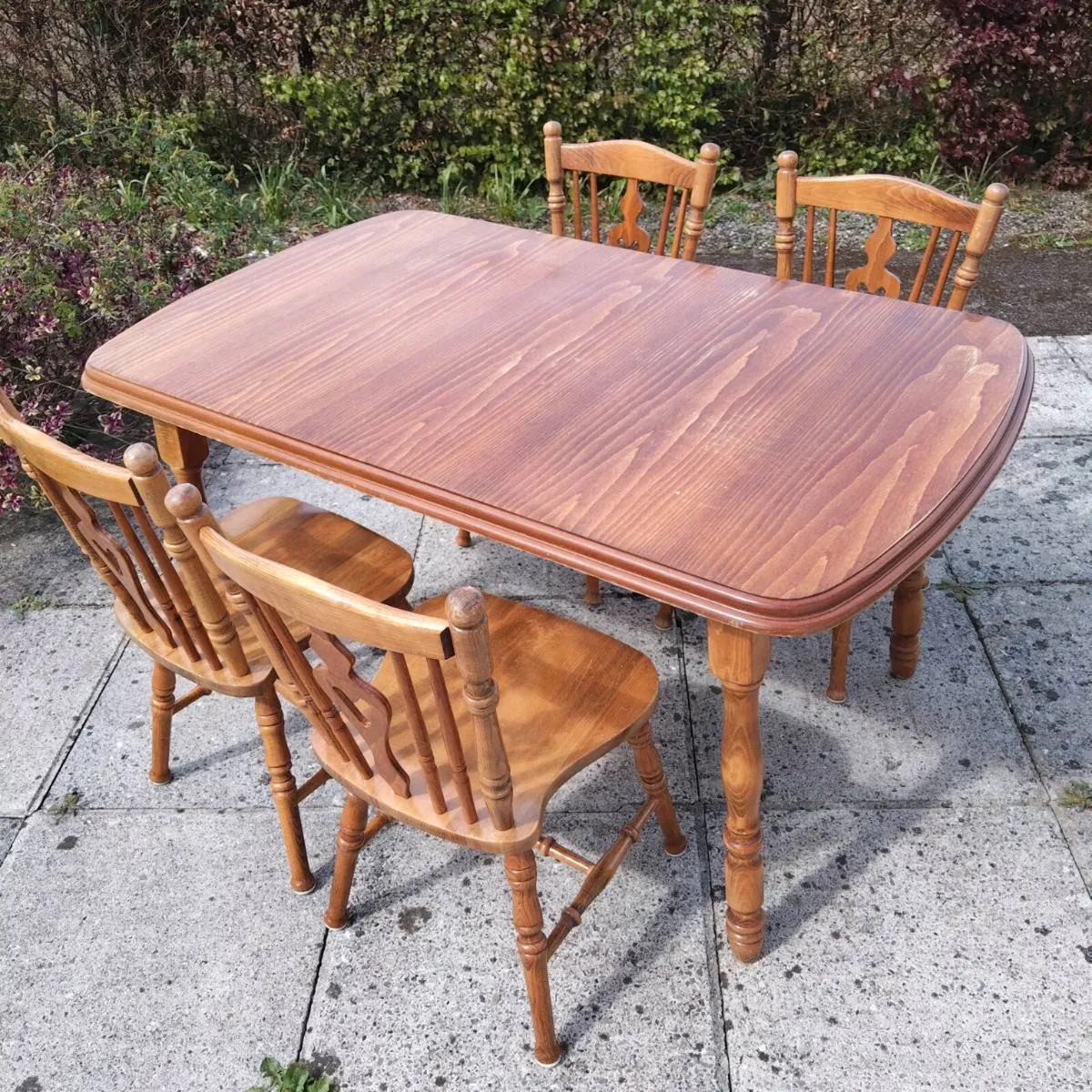 OAK TABLE AND CHAIRS - Image 2