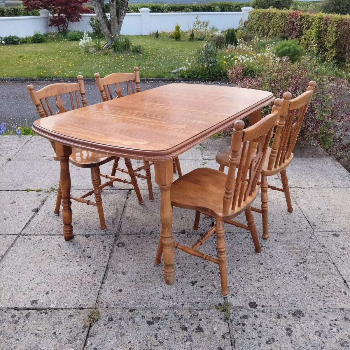OAK TABLE AND CHAIRS - Image 3