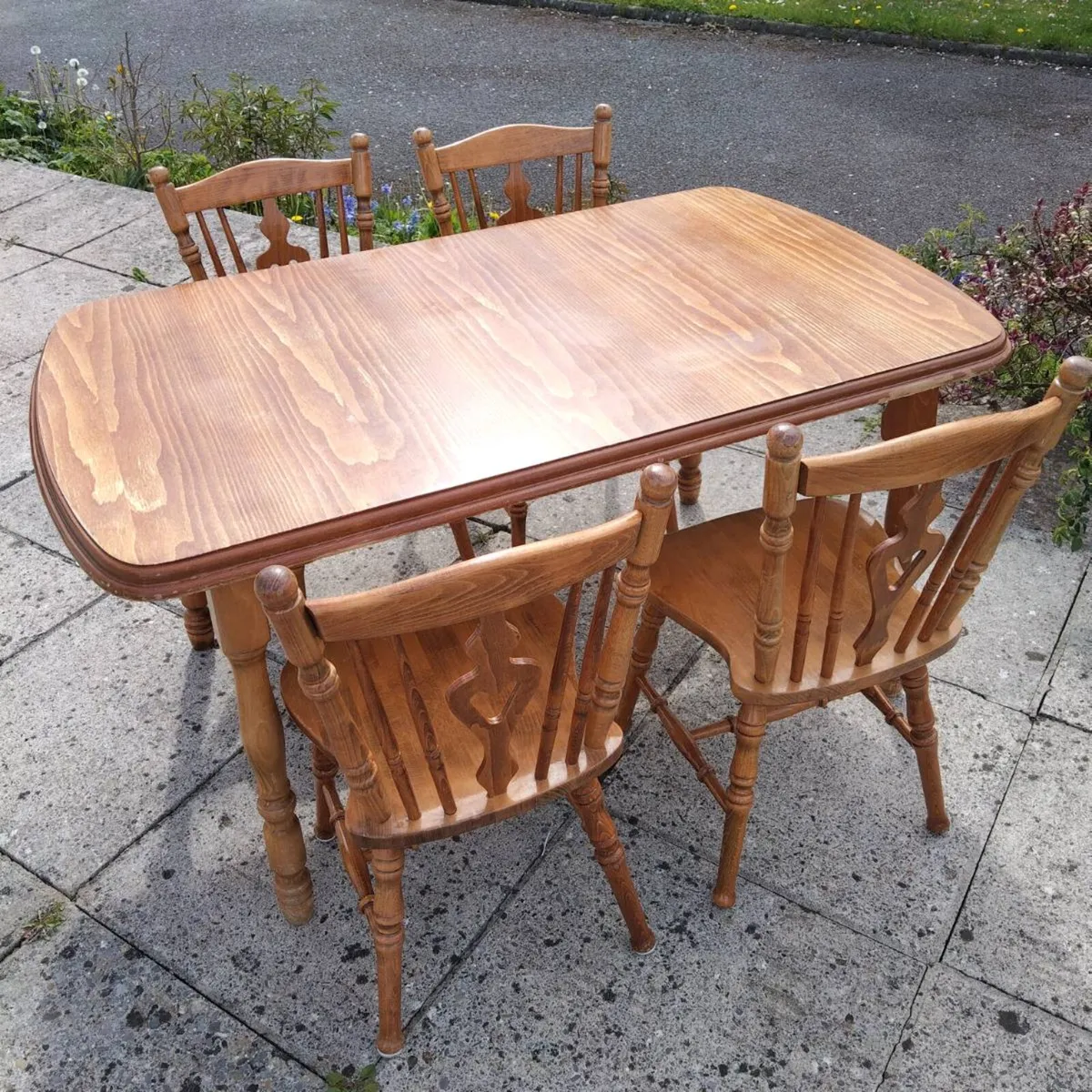 OAK TABLE AND CHAIRS - Image 1