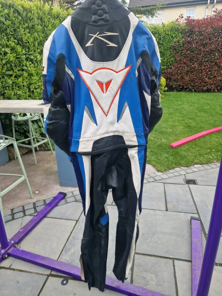 Dainese GSXR classic 2 piece leather suit - Image 1