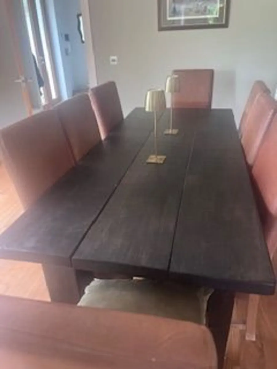Dining table and 8 leather chairs