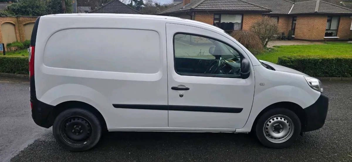 The car is like new. Any inspection is welcome. - Image 3